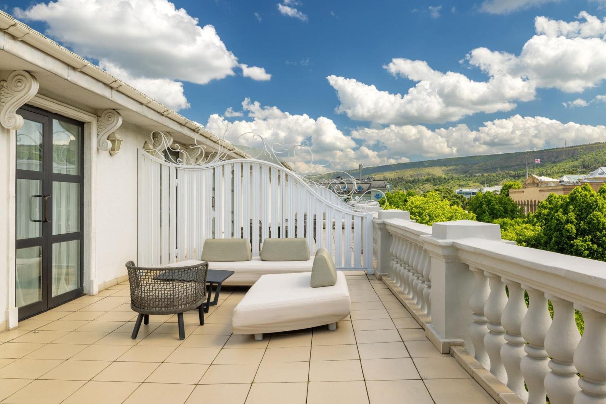 Tbilisi Marriott Hotel Exteriör bild